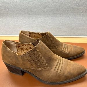 White Mountain Low Booties 11